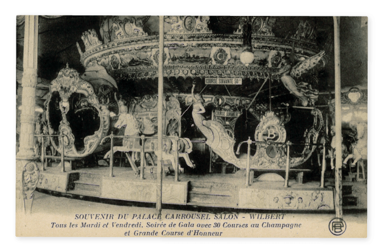 Carte Postale ancienne représentant le Carrousel Salon Wilbert