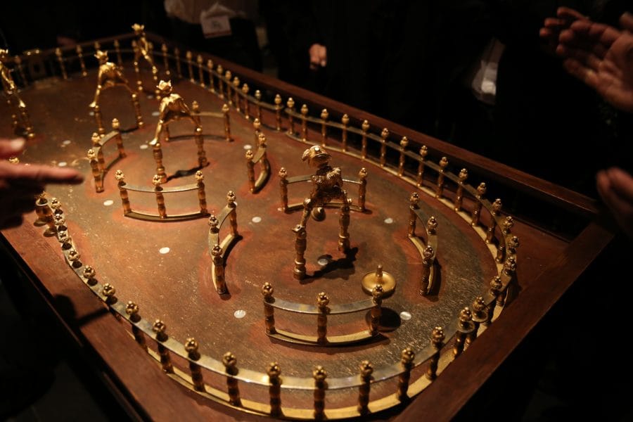 Jeu de Toupie Hollandaise aux Salons Vénitiens